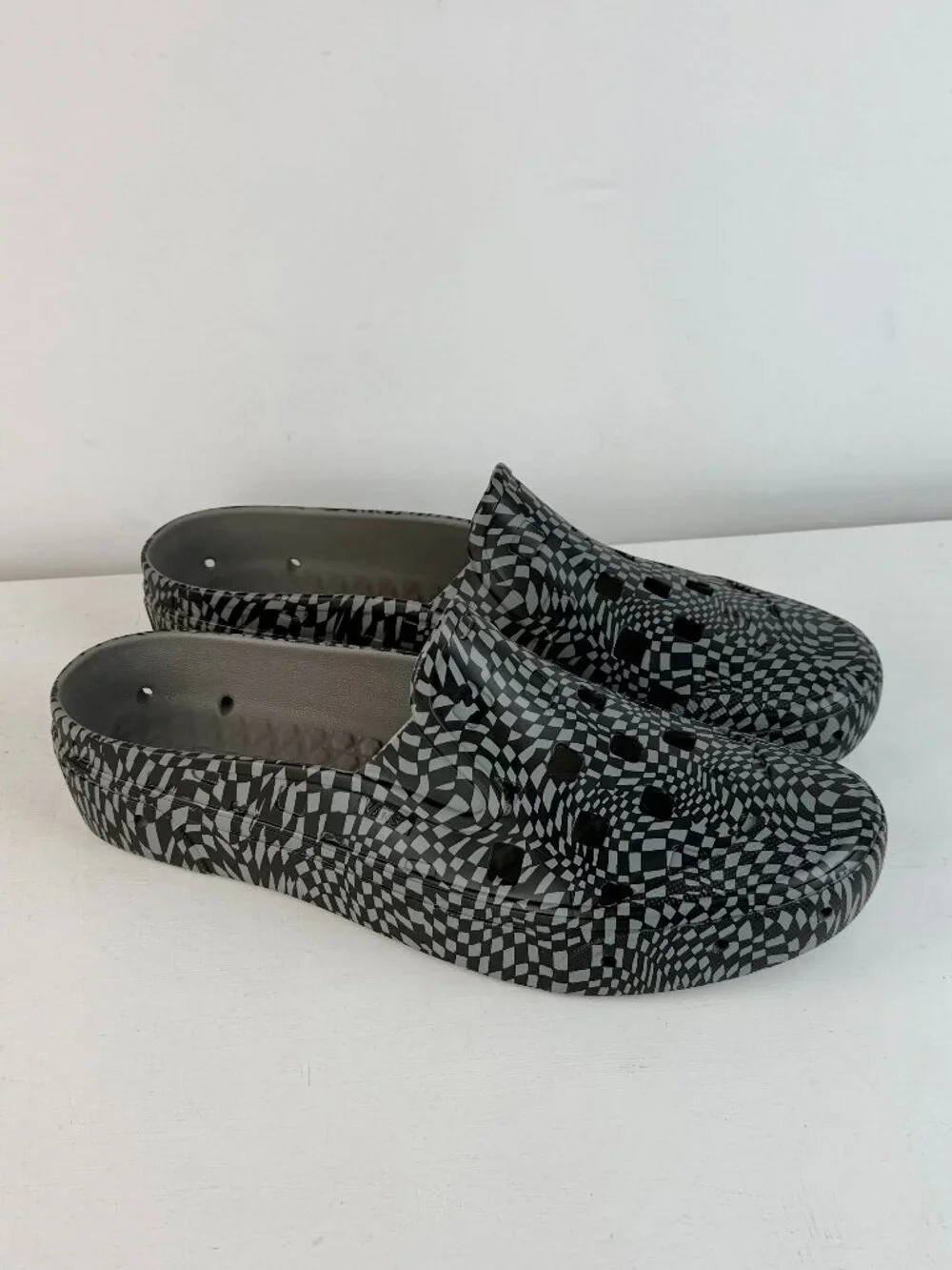 Men's 11 Women's 12.5 - Vans Slip-On Mule TRK Surf Essentials - Black